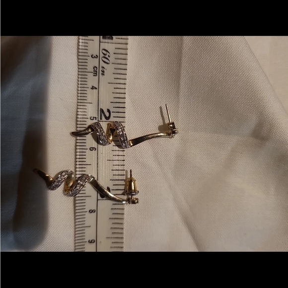 10k diamond dangle earrings - Picture 4 of 11